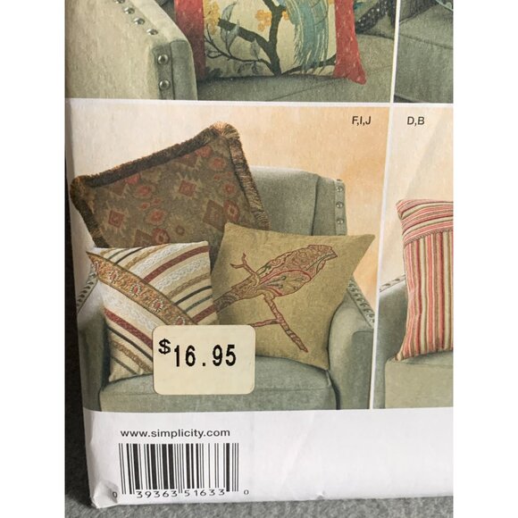 Simplicity Decorative Pillows Sewing Pattern 1633 - uncut - Picture 2 of 10